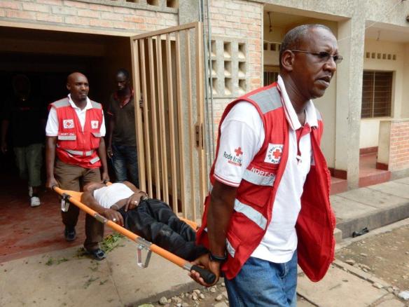 CRB evacuation Bujumbura 5 Mai 2015 adrian driver and Sylvestre first aid responder